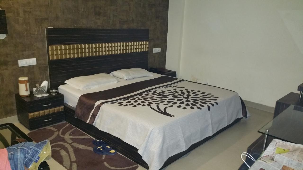 Hotel 9Th Planet Thānesar Extérieur photo
